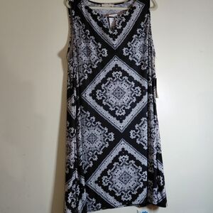 Chic Black and White Patterned Maxi Dress
